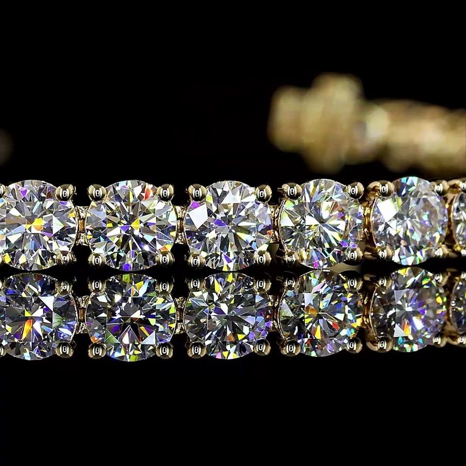 LAB-GROWN 9.81 CARAT ROUND E-F-VS2 DIAMOND 14K YELLOW GOLD TENNIS BRACELET: LAB-GROWN 9.81 CARAT ROUND E-F-VS2 DIAMOND 14K YELLOW GOLD TENNIS BRACELET LAB-GROWN 9.81 CARAT ROUND E-F-VS2 DIAMOND 14K YELLOW GOLD TENNIS BRACELET $5,630.00 PRODUCT DESCRIPTION Title: High-quality 