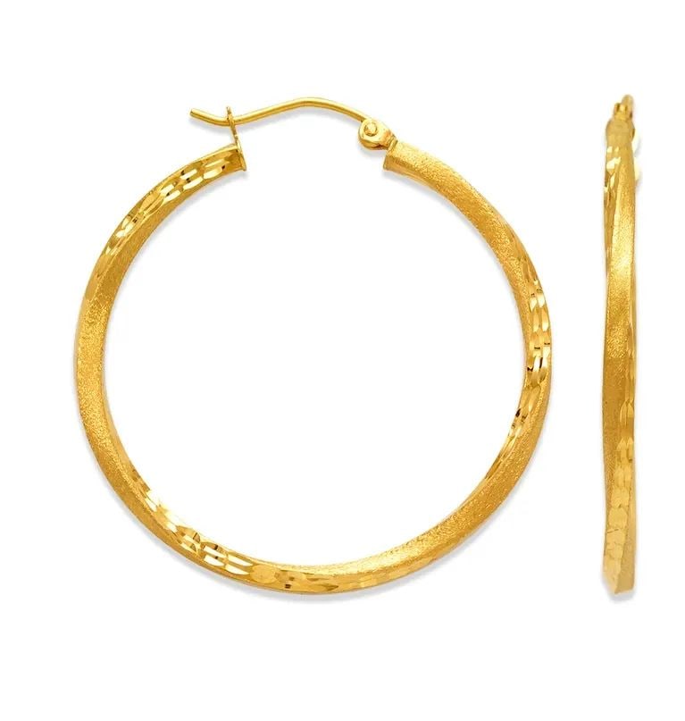 NEW 14K YELLOW GOLD 2.5MM SQUARE TWIST TUBE HOOP EARRINGS: NEW 14K YELLOW GOLD 2.5MM SQUARE TWIST TUBE HOOP EARRINGS 2.5MM SQUARE TWIST TUBE HOOP EARRINGS NEW 14K YELLOW GOLD Width: Approx. 2.5mm Apx WEIGHT: 1.5g