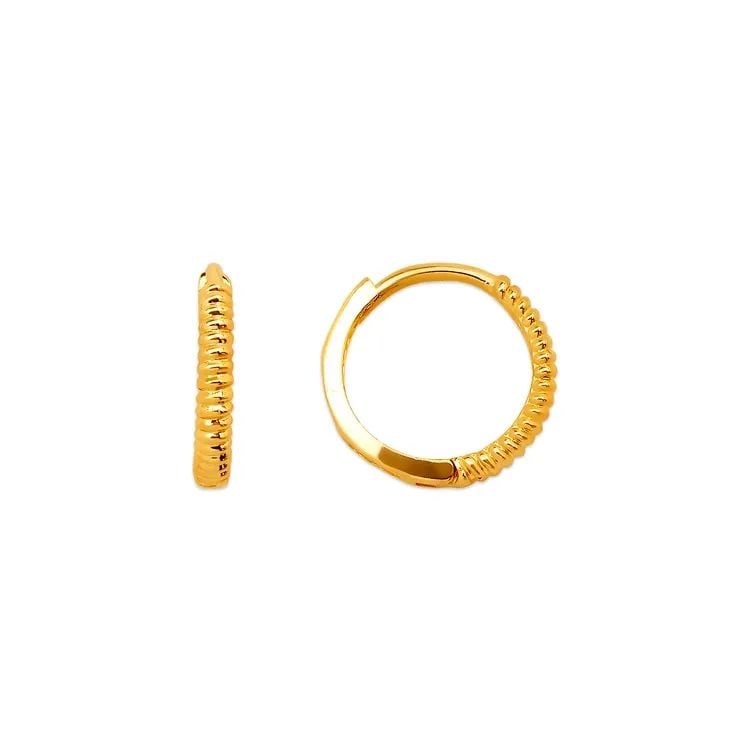 NEW 14K YELLOW GOLD FANCY HUGGIE EARRINGS: NEW 14K YELLOW GOLD FANCY HUGGIE EARRINGS FANCY HUGGIE EARRINGS NEW 14K YELLOW GOLD Width: Approx. 2x12mm Apx WEIGHT: 1.1g
