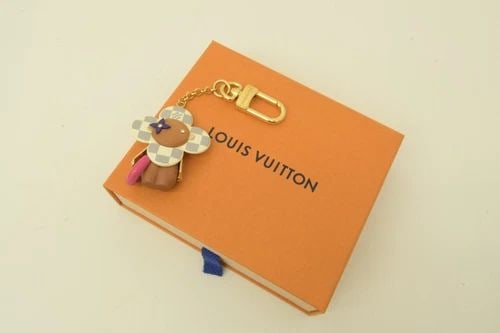 AUTHENTIC LOUIS VUITTON CLOVER KEYCHAIN GP SWIMMING FIGURE PINK TUBE ACCESSORY: AUTHENTIC LOUIS VUITTON CLOVER KEYCHAIN GP SWIMMING FIGURE PINK TUBE ACCESSORY Authentic Louis Vuitton Clover Keychain GP Swimming Figure Pink Tube Accessory AUTHENTIC LOUIS VUITTON CLOVER KEYCHAIN GP