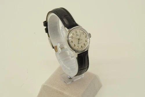 AUTHENTIC OMEGA GENEVE 22MM WATCH ROUND SS MANUAL LEATHER VINTAGE WRISTWATCH: AUTHENTIC OMEGA GENEVE 22MM WATCH ROUND SS MANUAL LEATHER VINTAGE WRISTWATCH Authentic Omega Geneve 22mm Watch Round SS Manual Leather Vintage Wristwatch Authentic Omega Geneve 22mm Watch Round SS Man