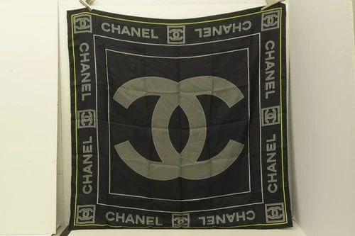 AUTHENTIC GUCCI 100% SILK SCARF 90CM CC LOGO BLACK W NEON YELLOW BORDER WRAP: AUTHENTIC GUCCI 100% SILK SCARF 90CM CC LOGO BLACK W NEON YELLOW BORDER WRAP Authentic Gucci 100% Silk Scarf 90cm CC Logo Black w Neon Yellow Border Wrap AUTHENTIC GUCCI 100% SILK SCARF 90CM CC LOGO B
