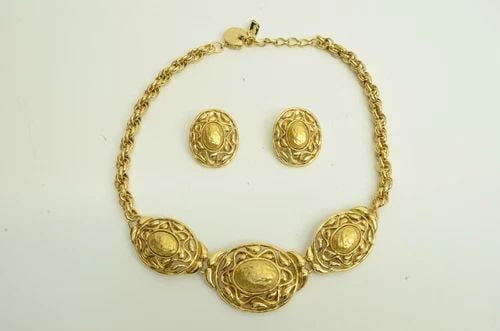 AUTHENTIC YVES SAINT LAURENT OVAL SWIRL EMBLEM NECKLACE CLIP EARRING YSL JEWELRY (1 of 2)