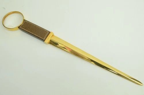 GUCCI GOLD LETTER OPENER WITH LEATHER HANDLE AND MAGNIFYING GLASS END - 11 INCH (1 of 2)