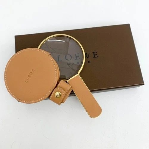 AUTHENTIC LOEWE LEATHER GOLD PLATED MAGNIFYING GLASS GP DESK COLLECTIBLE (1 of 2)