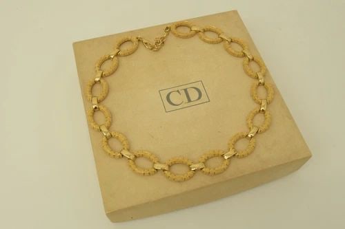 AUTHENTIC CHRISTIAN DIOR VTG NECKLACE GP TEXTURED OVAL LOOP JEWELRY ACCESORY (1 of 2)