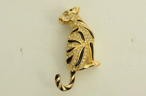 AUTHENTIC CHRISTIAN DIOR RHINESTONE BLACK ENAMEL PANTHER BROOCH GP PIN JEWELRY: AUTHENTIC CHRISTIAN DIOR RHINESTONE BLACK ENAMEL PANTHER BROOCH GP PIN JEWELRY Authentic Christian Dior Rhinestone Black Enamel Panther Brooch GP Pin Jewelry Authentic Christian Dior Rhinestone Black 