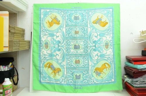 AUTHENTIC HERMES 100% SILK SCARF LA PRESENTATION GREEN VAUZELLES VINTAGE 90CM (1 of 2)
