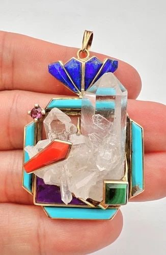 MODERNIST NAVAJO 14K YELLOW GOLD TURQUOISE CORAL LAPIS QUARTZ SUGILITE PENDANT: MODERNIST NAVAJO 14K YELLOW GOLD TURQUOISE CORAL LAPIS QUARTZ SUGILITE PENDANT Vtg Modernist Navajo 14k Yellow Gold Turquoise Coral Lapis Quartz Sugilite Pendant Size: 2.25" Tall With Bail By1 3/8" Wi