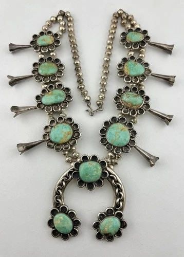 VTG NAVAJO STERLING SILVER CARICO LAKE TURQUOISE SQUASH BLOSSOM NECKLACE 198.8G (1 of 2)