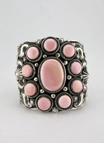 TILLIE JOHN NAVAJO STERLING SILVER PINK CONCH SHELL STAMPED CUFF BRACELET 185.3G (1 of 2)