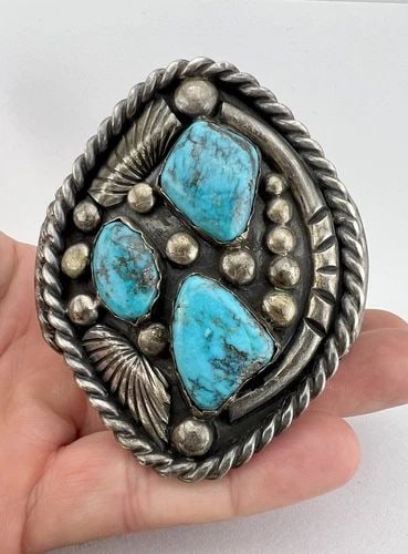 VTG NAVAJO BISBEE TURQUOISE STERLING SILVER STAMPED WIDE CUFF BRACELET 149.2G: VTG NAVAJO BISBEE TURQUOISE STERLING SILVER STAMPED WIDE CUFF BRACELET 149.2G Vtg Navajo Bisbee Turquoise Sterling Silver Stamped Twist Wide Cuff Bracelet 149.2g Cuff is 5 1/8" tip to Tip and has an 1