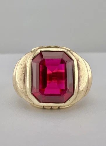 ANTIQUE ART DECO 10K YELLOW GOLD OLD CUT SYNTHETIC LAB RUBY SIGNET PINKY RING: ANTIQUE ART DECO 10K YELLOW GOLD OLD CUT SYNTHETIC LAB RUBY SIGNET PINKY RING Antique Art Deco 10K Yellow Gold Old Cut Synthetic Lab Ruby Signet Pinky Ring Size: 8.5 - Can Be Sized Without Damaging We