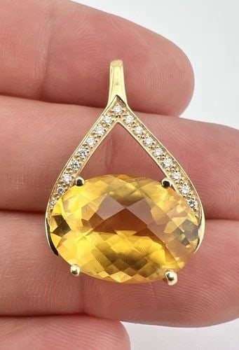 DESIGNER 14K YELLOW GOLD NATURAL FACETED GOLDEN CITRINE & DIAMOND ACCENT PENDANT: DESIGNER 14K YELLOW GOLD NATURAL FACETED GOLDEN CITRINE & DIAMOND ACCENT PENDANT Designer 14k Yellow Gold Natural Faceted Golden Citrine & Diamond Accent Pendant Size: 1 1/4" Tall With bail By 20mm Wi
