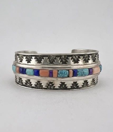 VTG JERRY ROAN NAVAJO STERLING SILVER MULTI GEMS RUG PATTERN CUFF BRACELET 80.3G: VTG JERRY ROAN NAVAJO STERLING SILVER MULTI GEMS RUG PATTERN CUFF BRACELET 80.3G Vtg Jerry Roan Navajo Sterling Silver Multi Gems Rug Pattern Cuff Bracelet 80.3g Cuff is Around 5 3/4" tip to Tip and h