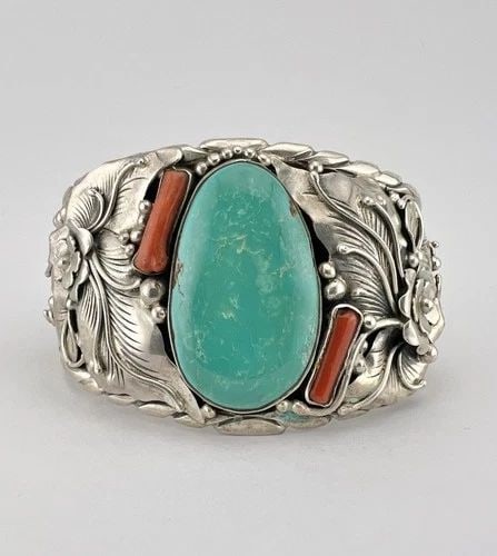 HUGE VTG NAVAJO STERLING SILVER FOX TURQUOISE CORAL STAMPED CUFF BRACELET 86.5G: HUGE VTG NAVAJO STERLING SILVER FOX TURQUOISE CORAL STAMPED CUFF BRACELET 86.5G HUGE Vtg Navajo Sterling Silver Fox Turquoise & Coral Stamped Cuff Bracelet 86.5g Cuff is 6 1/8" tip to Tip and has a 1"