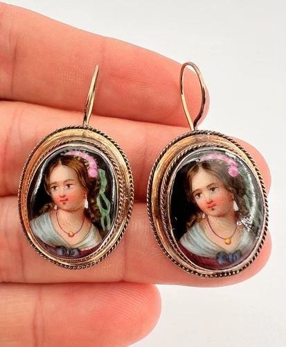 ANTIQUE HAND PAINTED MINIATURE OVAL PORTRAIT 14K YELLOW GOLD DANGLE EARRINGS (1 of 2)