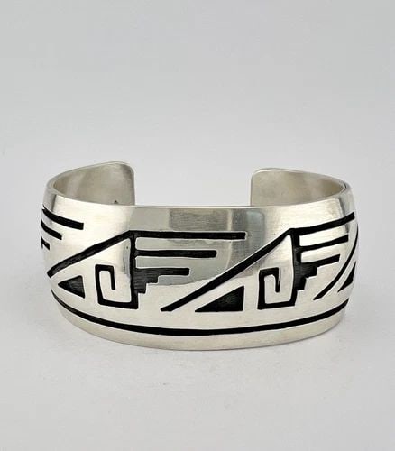 VTG HOPI STERLING SILVER TRIBAL DESIGN OVERLAY WIDE CUFF BRACELET 53.2G -SIGNED (1 of 2)