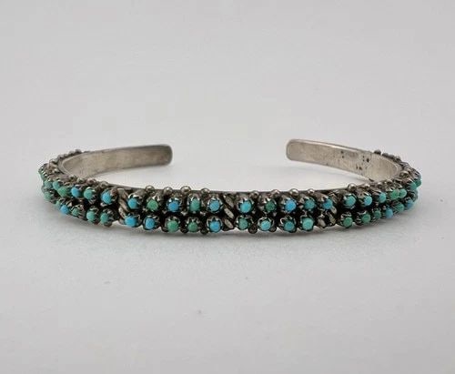 RARE PETER & VIVIAN HALOO ZUNI STERLING SILVER SNAKE EYE TURQUOISE CUFF BRACELET: RARE Peter & Vivian Haloo Zuni Sterling Silver Snake Eye Turquoise Cuff Bracelet Cuff is A Tad Over 5" tip to Tip and has a 1" Wide Gap Cuff Is 1/4" Wide Weight is 11.2 Grams on my scale Test Positive