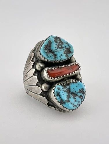 HUGE VTG NAVAJO STERLING SILVER TURQUOISE & CORAL STAMPED INGOT MEN'S RING 26.5G: HUGE VTG NAVAJO STERLING SILVER TURQUOISE & CORAL STAMPED INGOT MEN'S RING 26.5G HUGE Vtg Navajo Sterling Silver Turquoise & Coral Stamped Ingot Men's Ring 26.5g Ring Size: 10.5 - Can Be Re Sized Weig