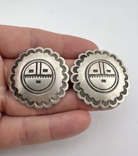 VINTAGE HARRY MARTINEZ NAVAJO STERLING SILVER STAMPED SUNFACE POST EARRINGS 1.5": Vintage Harry Martinez Navajo Sterling Silver Stamped Sunface Post Earrings 1.5" Size: 1 1/2" Tall and Wide Weight is 24.7 Grams on my scale Metal: Sterling Silver Amazing Deep Stamped Sunface Design 