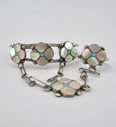 VTG ZUNI STERLING SILVER FLUSH MULTI GEM'S FLOWER SLAVE CUFF BRACELET & RING 16G: Vtg Zuni Sterling Silver Flush Multi Gem's Flower Slave Cuff Bracelet & Ring 16g Cuff is 5 1/4" tip to Tip and has a 1" Wide Adjustable Gap Cuff Is 5/8" Wide In the Center Ring Size: 7 & 3/4" Tall Fro