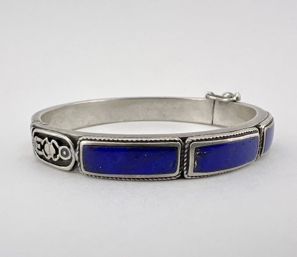VTG EGYPTIAN REVIVAL STERLING SILVER BLUE LAPIS LAZULI & SCARAB CUFF BRACELET (1 of 1)