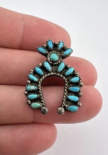 VTG ZUNI STERLING SILVER PETIT POINT TURQUOISE CLUSTER NAJA PIN PENDANT 1.25" (1 of 1)