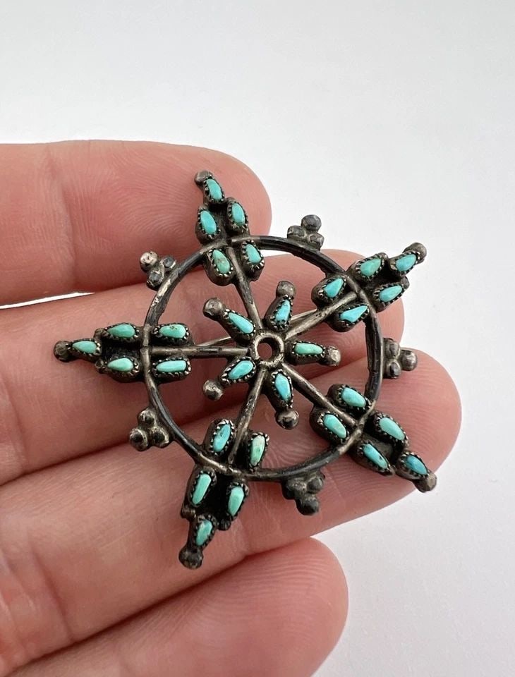 VINTAGE ZUNI STERLING SILVER PETIT POINT TURQUOISE SNOWFLAKE STAR PIN BROOCH (1 of 1)