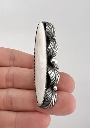 HUGE VINTAGE NAVAJO STERLING SILVER MOTHER OF PEARL STAMPED 2 1/2" LONG RING (1 of 2)