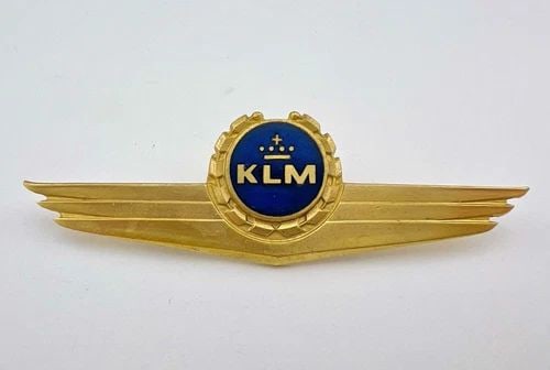 RARE KLM ROYAL DUTCH AIRLINES NETHERLANDS ENAMEL PILOT GOLD TONE WINGS 3 5/8" (1 of 2)