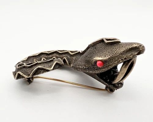 RARE VINTAGE HOBE CORAL RHINESTONES SNAKE SERPENT PIN BROOCH 2.5": RARE VINTAGE HOBE CORAL RHINESTONES SNAKE SERPENT PIN BROOCH 2.5" Rare Vintage Hobe Coral Rhinestones SNAKE SERPENT Pin Brooch 2.5" Size: 2.5" Wide By 2" Tall Heavy Brass Bronze Color Metal Amazing Sn