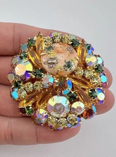 VINTAGE D&E JULIANA SPECKLED EASTER EGG & IRIDESCENT RHINESTONE PIN BROOCH 2.25" (1 of 2)