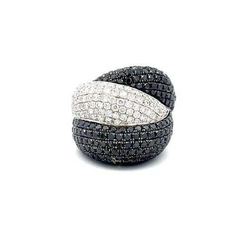 2.96 CARAT ROUND WHITE AND 8.24 CARAT BLACK DIAMOND 18K WG COCKTAIL RING: 2.96 CARAT ROUND WHITE AND 8.24 CARAT BLACK DIAMOND 18K WG COCKTAIL RING PRODUCT DESCRIPTION Title: 11.20 Carat Round Brilliant G VS1 Diamond 18 Karat White Gold Cocktail Ring Style: Cocktail Metal: 1