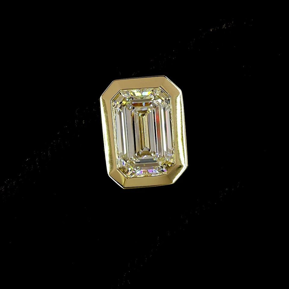 LAB-GROWN 4.52 CARAT EMERALD E-F-VS1 DIAMOND 14K YELLOW GOLD STUDS EARRINGS: LAB-GROWN 4.52 CARAT EMERALD E-F-VS1 DIAMOND 14K YELLOW GOLD STUDS EARRINGS Title: High-quality Brand-New Echo Friendly Elegant Lab-Grown 4.52 Carat Emerald E-F-VS1 Diamond 14K Yellow Gold Studs Earri