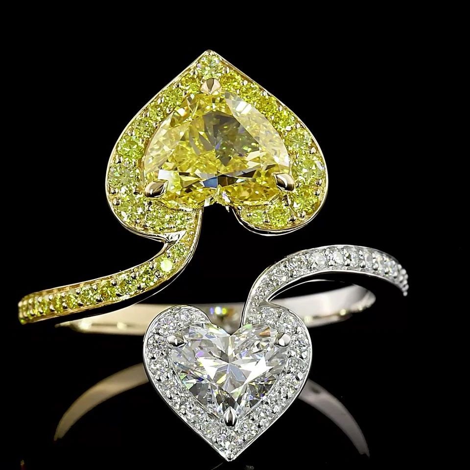 LAB-GROWN 2.54 CARAT HEART FANCY VIVID-VS1 DIAMOND 14K TWO TONE COCKTAIL RING: LAB-GROWN 2.54 CARAT HEART FANCY VIVID-VS1 DIAMOND 14K TWO TONE COCKTAIL RING Title: High-quality Brand-New Echo Friendly Elegant Lab-Grown 2.54 Carat Heart Fancy Vivid-VS1 Diamond 14K Two Tone Cockta