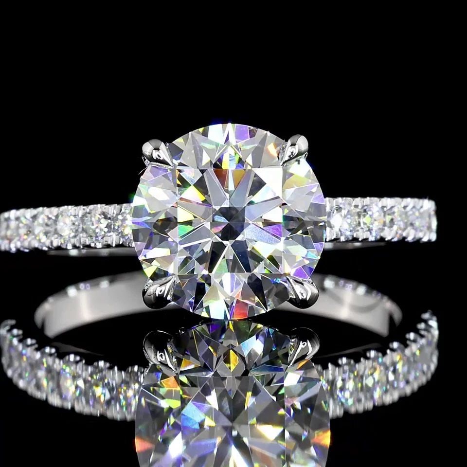 LAB-GROWN 2.16 CARAT RADIANT E-F-VS1 DIAMOND 14K WHITE GOLD SPLIT SHANK RING: LAB-GROWN 2.16 CARAT RADIANT E-F-VS1 DIAMOND 14K WHITE GOLD SPLIT SHANK RING Title: High-quality Brand-New Echo Friendly Elegant Lab-Grown 2.16 Carat Radiant E-F-VS1 Diamond 14K White Gold Split Shank