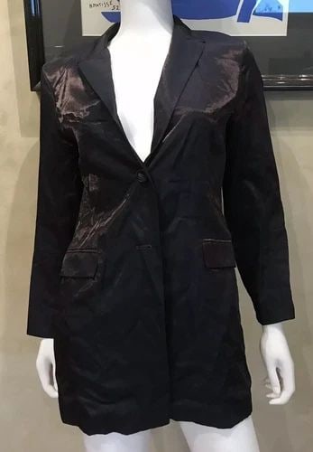 JIL SANDER MAGENTA SILK BLAZER SIZE 38: JIL SANDER MAGENTA SILK BLAZER SIZE 38 JIL SANDER MAGENTA SILK BLAZER SIZE 38 Jil Sander Magenta Blazer Silk Size 38 · This is a must for a collector! The top to bottom measurement is 30 inches. The 