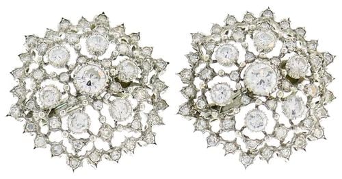 MARIO BUCCELLATI DIAMOND EARRINGS 18K GOLD VINTAGE ITALIAN ESTATE JEWELRY: MARIO BUCCELLATI DIAMOND EARRINGS 18K GOLD VINTAGE ITALIAN ESTATE JEWELRY Mario Buccellati Diamond 18k Gold Earrings Classy and timeless ear clips created by Buccellati in Italy in the 1960s. Feminine