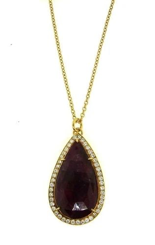 18K YELLOW GOLD RUBY DIAMOND RAIN DROP NECKLACE: 18K YELLOW GOLD RUBY DIAMOND RAIN DROP NECKLACE 18k Yellow Gold Ruby Diamond Rain Drop Necklace The pendant has 9.50 carats of ruby. There are 0.52 carats of diamonds. They are round cut. They are E c
