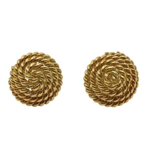 TIFFANY & CO. 18K GOLD ROPE EARRINGS STUD: TIFFANY & CO. 18K GOLD ROPE EARRINGS STUD TIFFANY & CO. 18K GOLD ROPE EARRINGS STUD DESIGNER: Tiffany & Co. CIRCA: Late 20th Century MATERIALS: 18k Yellow Gold WEIGHT: 18.8 grams MEASUREMENTS: Diamete