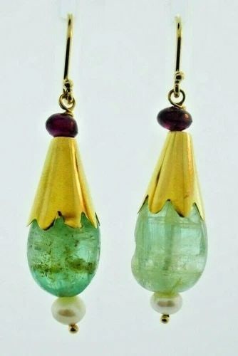 VINTAGE 18K YELLOW GOLD, CABOCHON EMERALD, TOURMALINE & PEARL DROP EARRINGS: VINTAGE 18K YELLOW GOLD, CABOCHON EMERALD, TOURMALINE & PEARL DROP EARRINGS Vintage 18k Yellow Gold, Pearl, Tourmaline & Cabochon Emerald Earrings This is a must for a collector. The weight is 10 gram