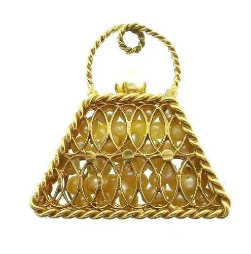 RETRO 14K YELLOW GOLD & PEARL MECHANICAL PURSE PENDANT CIRCA 1950S: RETRO 14K YELLOW GOLD & PEARL MECHANICAL PURSE PENDANT CIRCA 1950S Retro 14k Yellow Gold & Pearl Mechanical Purse Pendant Circa 1950s This is a must for a collector. The weight is 14.8 grams. The leng