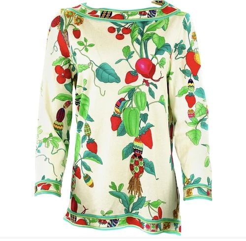 VINTAGE LEONARD WHITE AND MULTICOLOR LONG SLEEVE TOP SIZE 42: VINTAGE LEONARD WHITE AND MULTICOLOR LONG SLEEVE TOP SIZE 42 VINTAGE LEONARD WHITE AND MULTICOLOR LONG SLEEVE TOP SIZE 42 Size 42 100% Cotton Featuring flowers, fruits and vegetables pattern w/ LEONAR