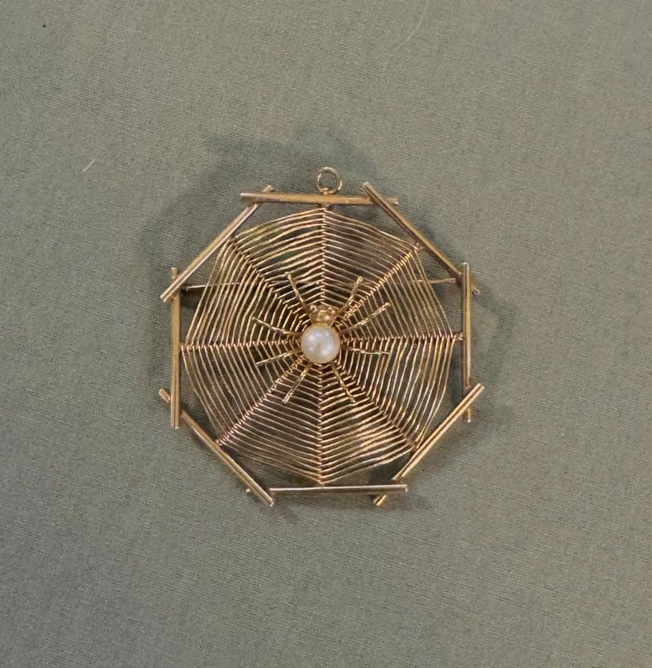 14 KT GOLD SPIDER PENDANT AND PIN 2" X 1 7/8" (1 of 1)