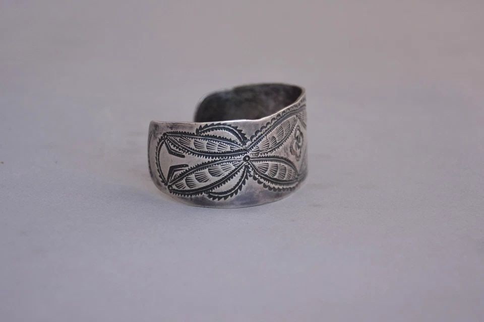 OLD PAWN NAVAJO INGOT SILVER HANDSTAMPED BRACELET CUFF - 6 7/8" (1 of 1)