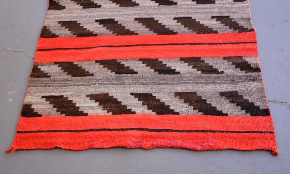 OLD NAVAJO CHILD'S WEARING BLANKET - CIRCA. 1900 - SOFT WOOLS (1 of 2)