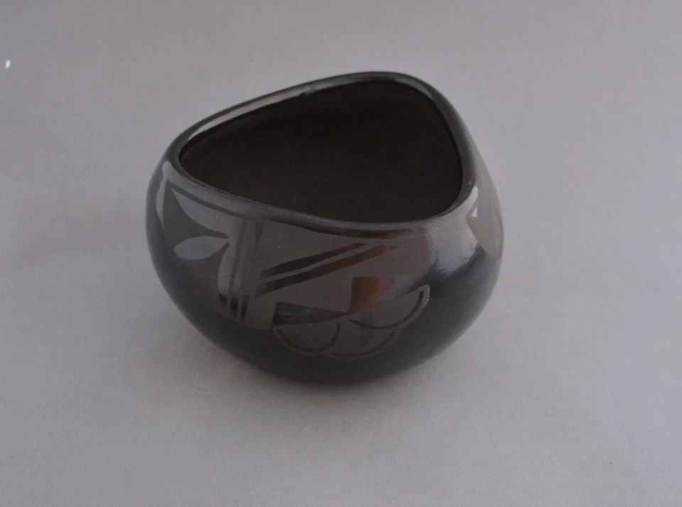 NICOLASA NARANJO (1907-2002) - SANTA CLARA BLACK ON BLACK BOWL - CLOUD DESIGN (1 of 2)