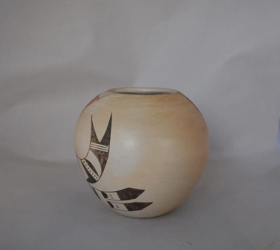 VINTAGE HOPI PUEBLO POT - POLYCHROME EAGLE WING DESIGN - 6 3/4 TALL (1 of 2)