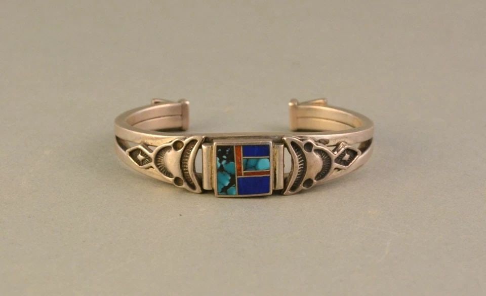 VINTAGE RAY TRACEY & KNIFEWING SILVER INLAY NAVAJO APACHE BRACELET - SIZE 6 1/8" (1 of 2)